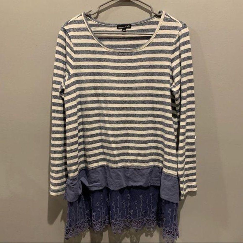 RXB woman's long sleeve sweater, EUC, size‎ L